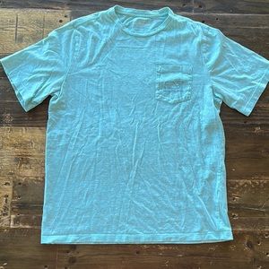 Vineyard Vines Classic Whale Tee in Boys Large.